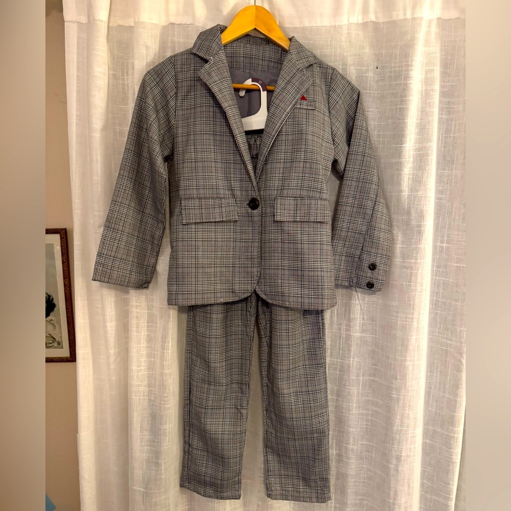 Girls Grey Plaid PantSuit Size 9/10 NWOT